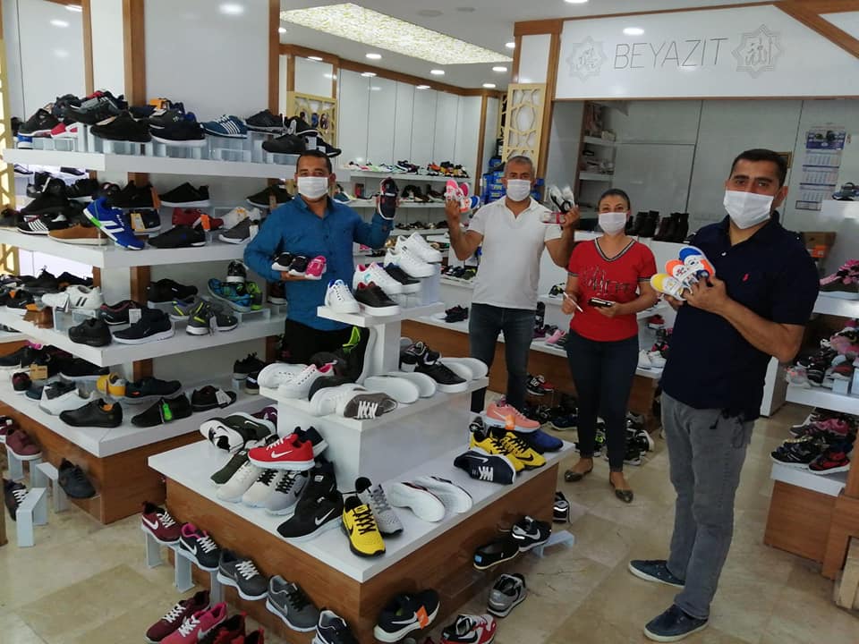 500 ÇOCUĞA AYAKKABI ALINDI. BAYRAMDA ÇOCUKLARIN YÜZÜ GÜLSÜN