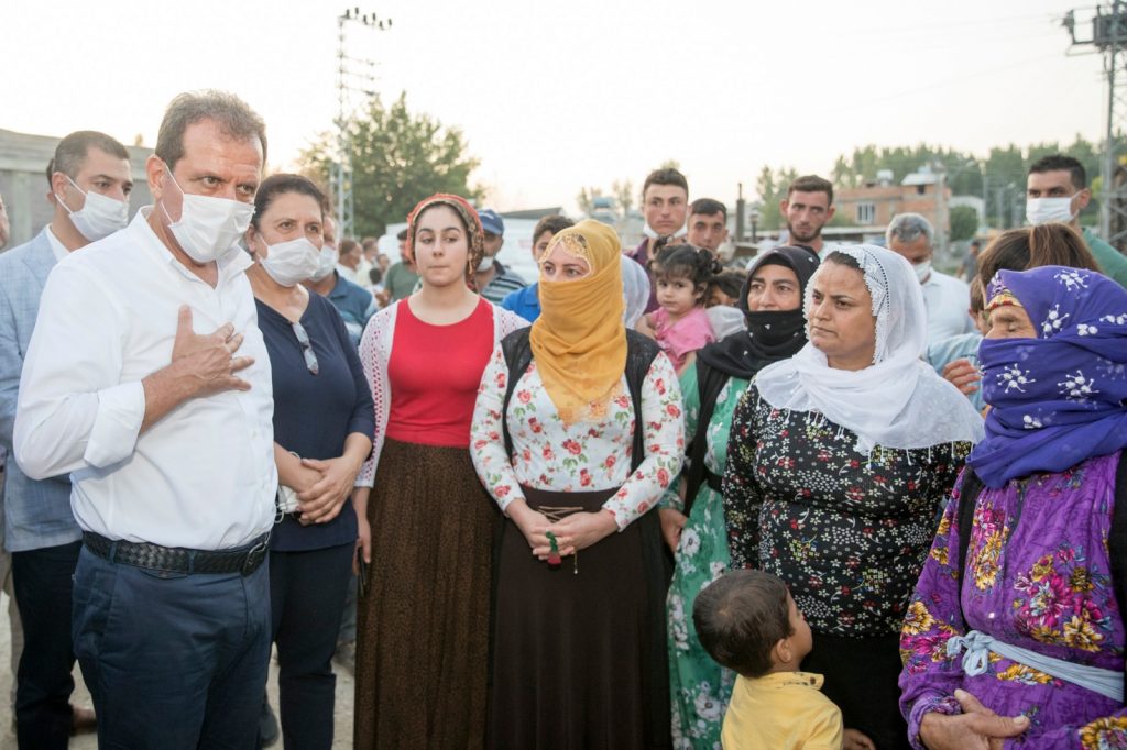 Kanalizasyon, yol ve okul istiyoruz…