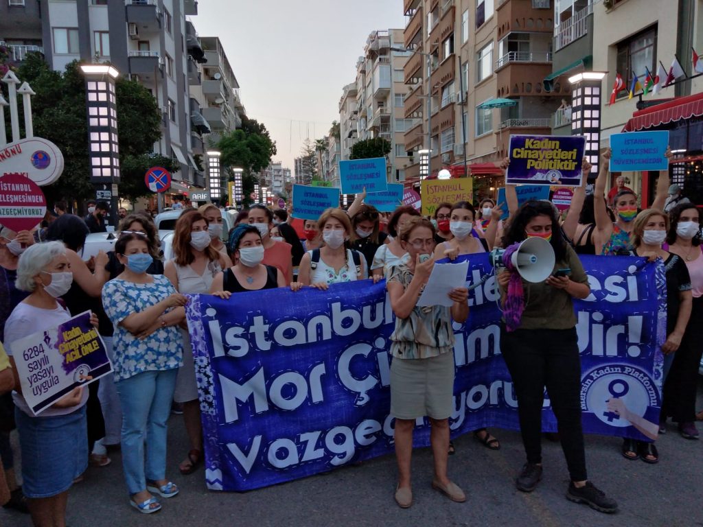 ‘Sözleşmeyi tartışanlar şiddetin suç ortağı’