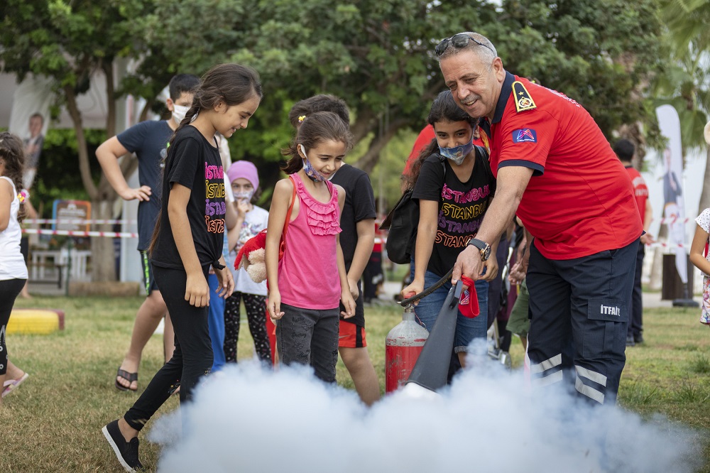Çocuklara yangın ve arama-kurtarma eğitimi