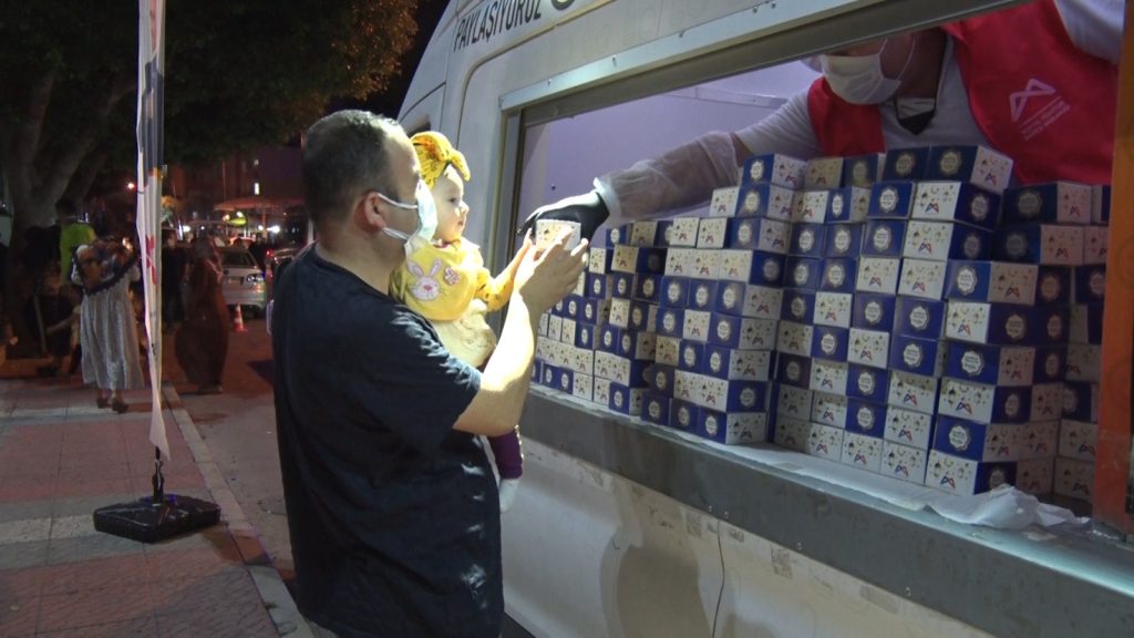 21 camide 25 bin kandil simidi dağıtıldı