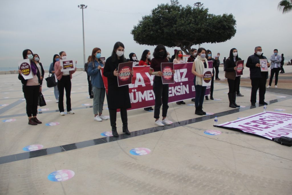 “Kadınları pandemi, deprem değil erkek şiddeti öldürüyor”
