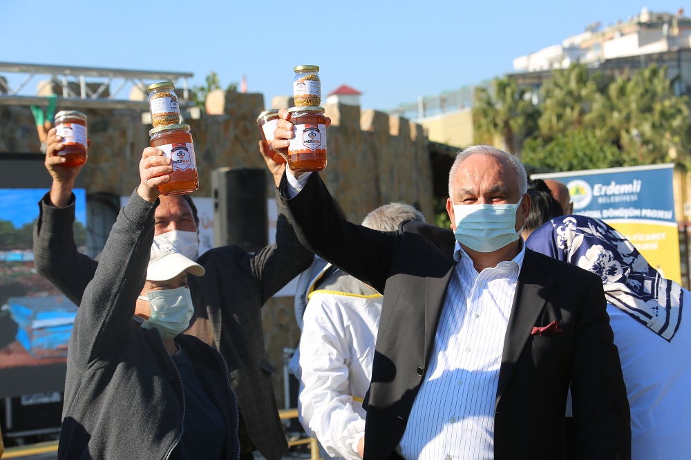 4 bin arıcı e-ticarete atıldı, ilk ballar sağlıkçılara gönderildi