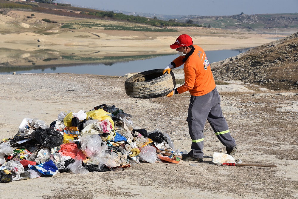 Barajın suyu çekildi, ortaya bu manzara çıktı