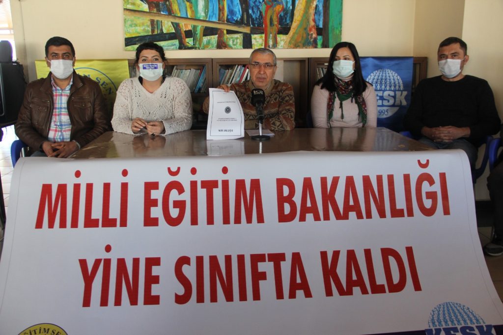 Aşı sırası öğrencilere ve öğretmenlere ne zaman gelecek?