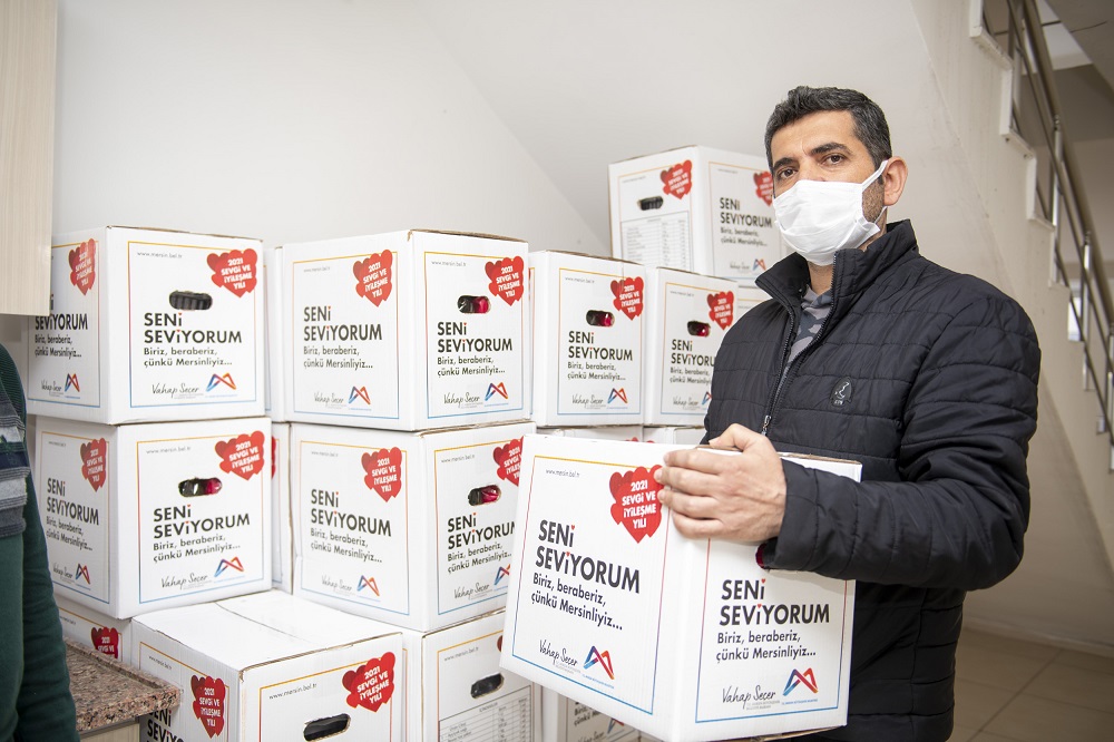 İşyeri kapalı 5 bin 785 esnafa gıda kolisi