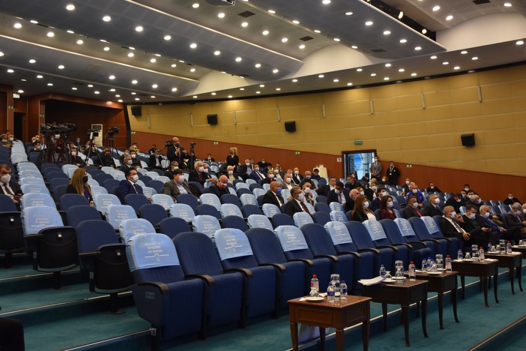 AKP ve MHP Atatürk Parkı’nı görmezden geldi: Oylama yapılırken salonu terk ettiler!
