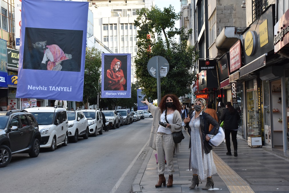 Cadde sergisine saldırı: 104 resimden 93’ü kayboldu