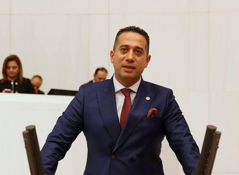 Başarır: “Vatandaş çay bardağı ile yağ satın alıyor, siz de Saray’a yağ çekiyorsunuz”