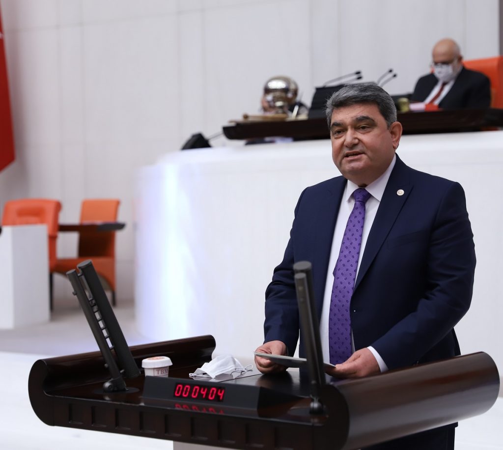 “AKP Mersin’e kin duyuyor”   