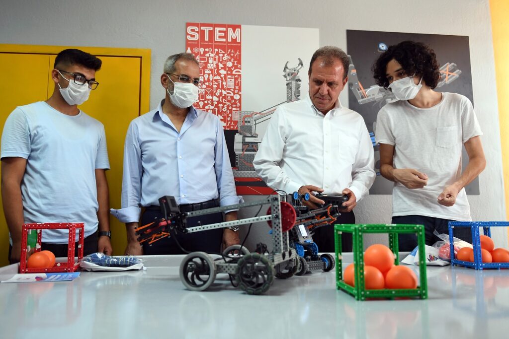 Çocuklar, gençler ve kadınlar teknoloji ile buluşuyor