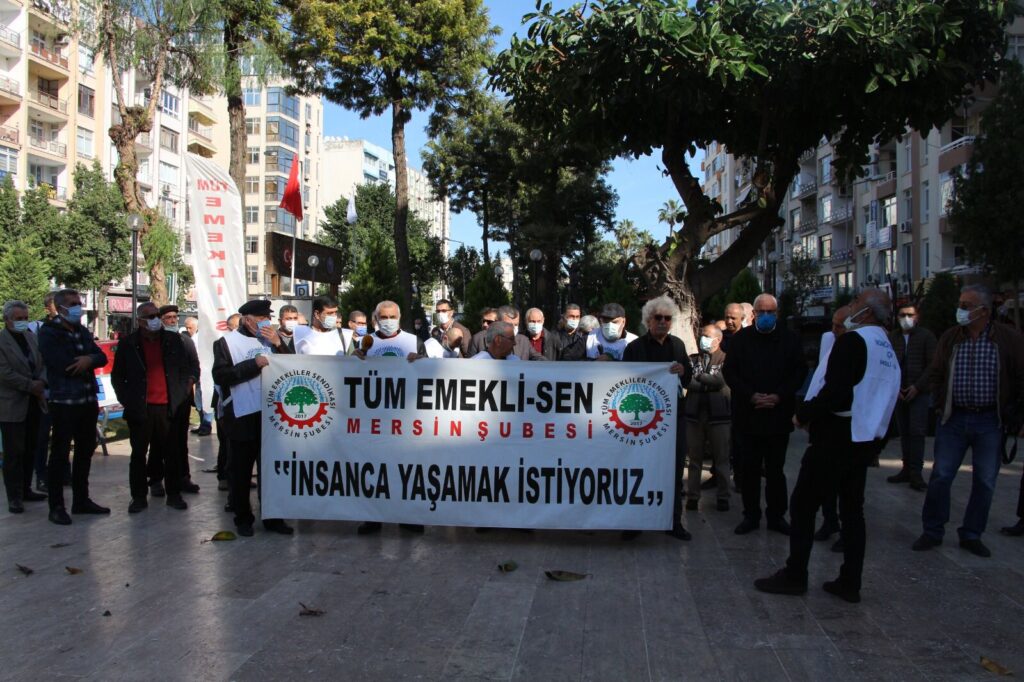 Emekliler: Sadaka değil, hakkımızı istiyoruz