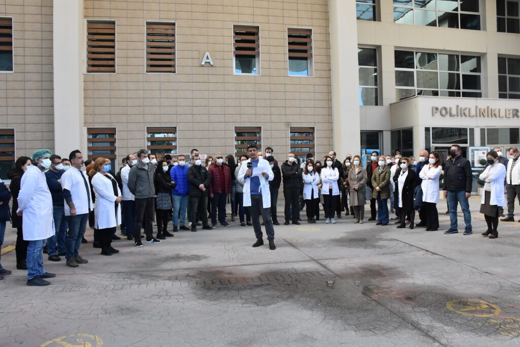 Doktorlardan 4 günlük iş bırakma eylemi