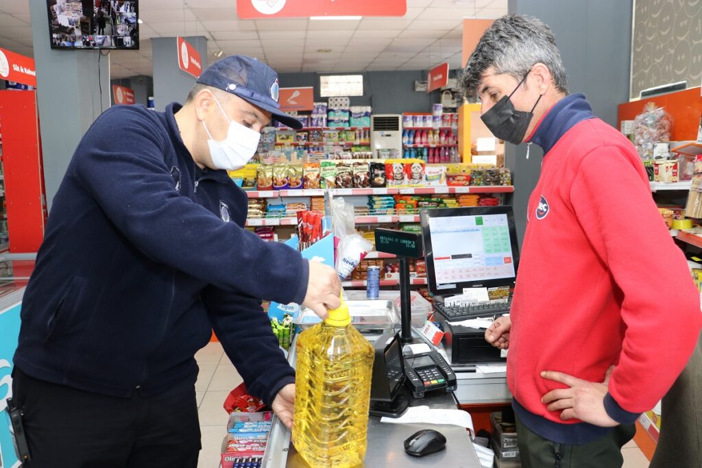 Marketlerde stok yağ ve fahiş fiyat denetimi