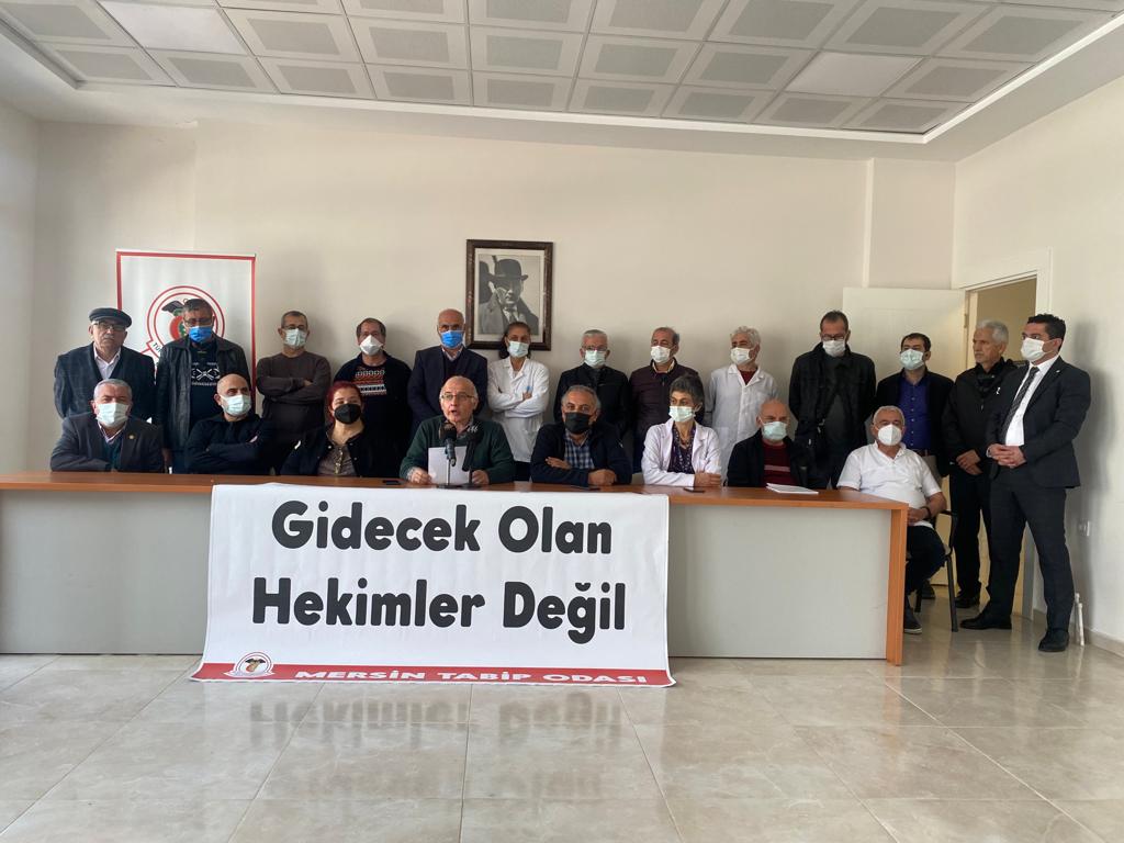 “Gidecek olan hekimler değil”