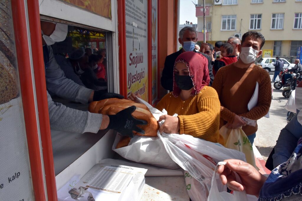 Başkan çıldırdı: Ekmek 75 kuruş!