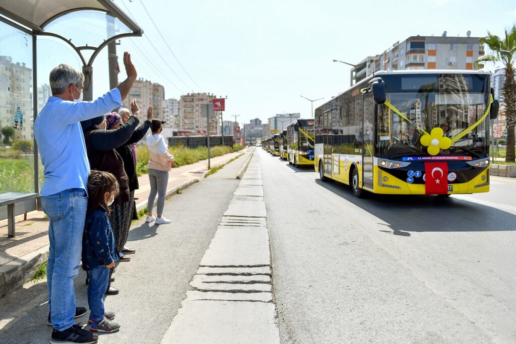 Köy yollarında onlar çalışacak