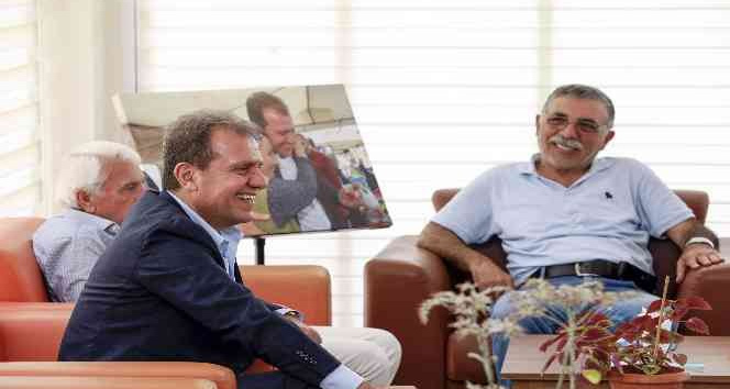 İlk bayramlaşma yaş almış vatandaşlarla