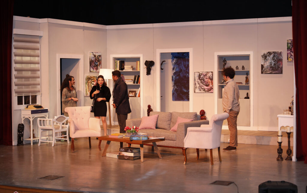 Mersin Şehir Tiyatrosu sanatseverlerle buluştu