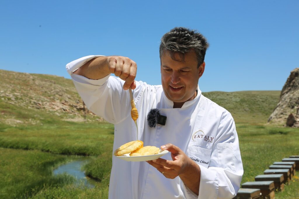 İtalyan şef 2500 rakımda Eğriçayır balıyla tatlı yaptı