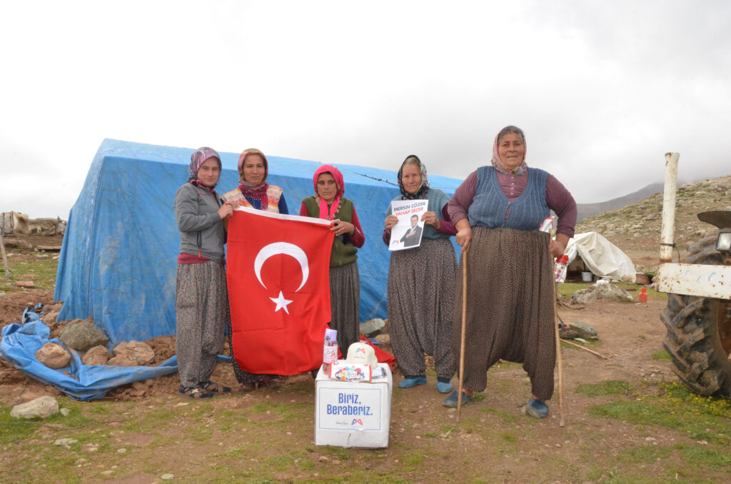 Belediyeden Yörük ailelere çam sakızı çoban armağanı   