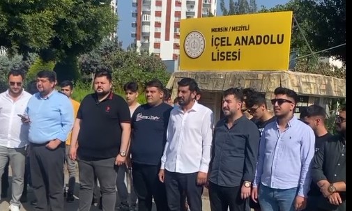 CHP’li gençlerden protesto: Bunun adı sarı bürokrat terörüdür