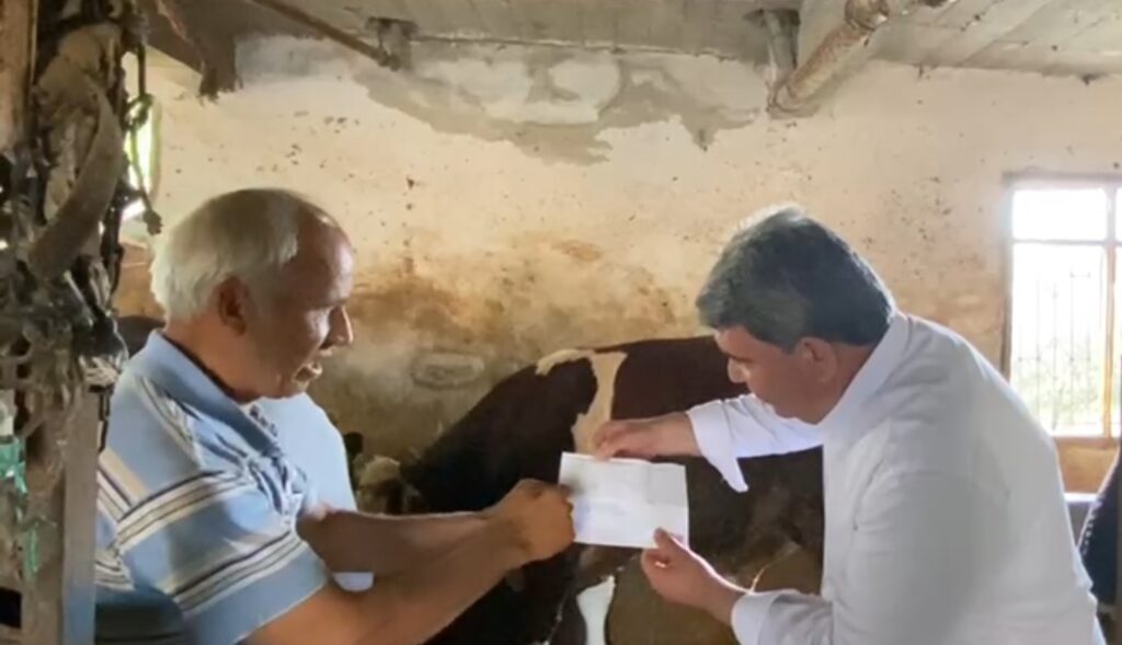 Besiciye açık faturalı yem satıyorlar