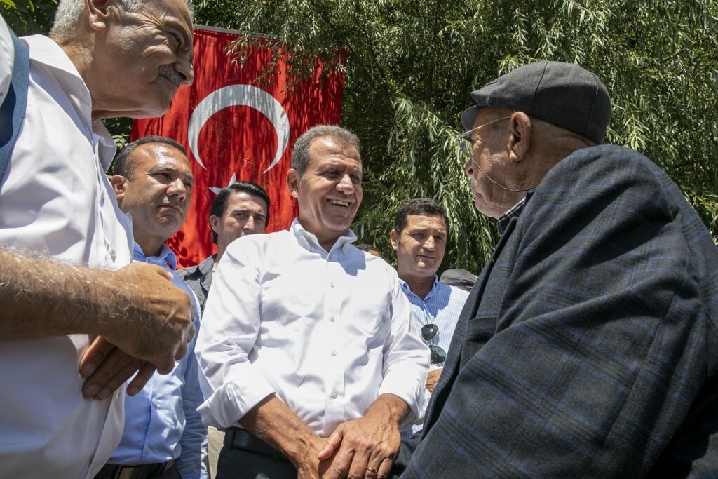 “Dershanelerin fiyatı 25 binden aşağı değil, bizim dershanelerimiz ücretsiz”