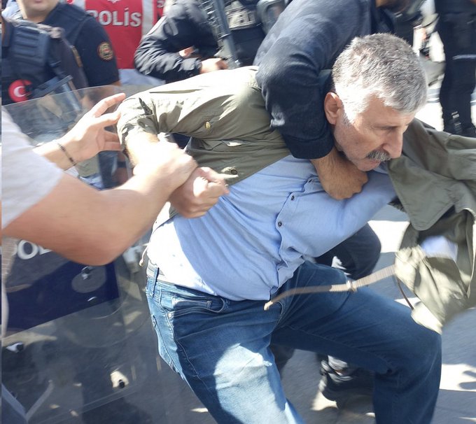 Alper Taş’ın gözaltına alınmasına tepki