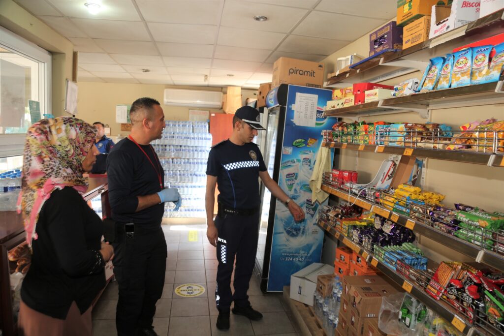 Toroslar zabıtası okul kantinlerini denetledi