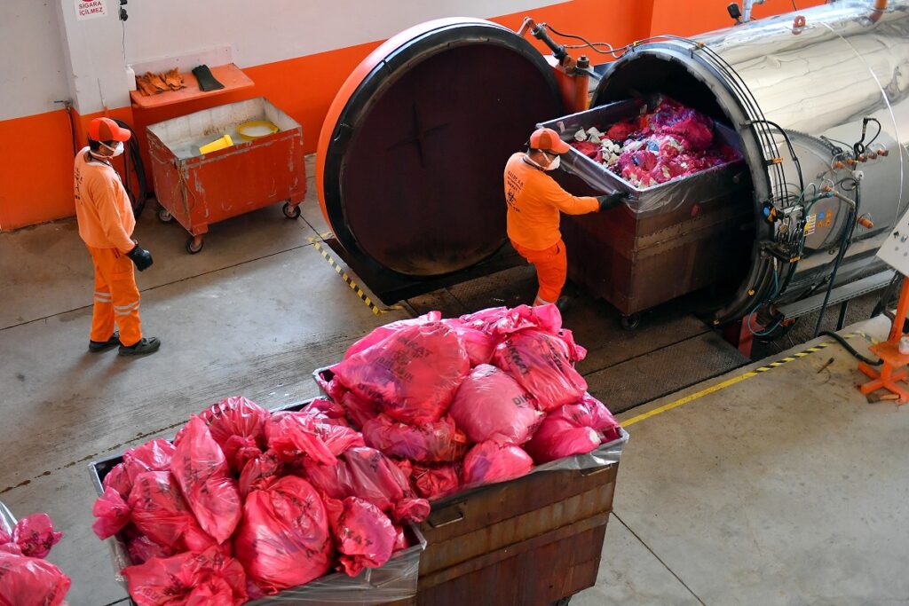 10 bin ton tıbbi atık bertaraf edildi