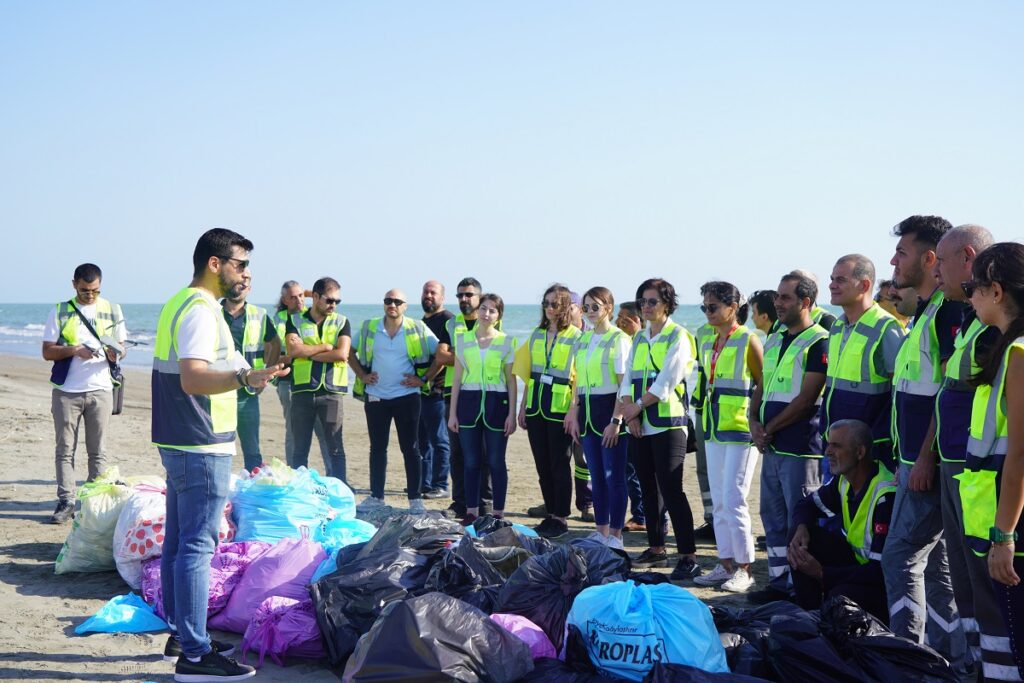 MIP çalışanları yarım ton atık topladı