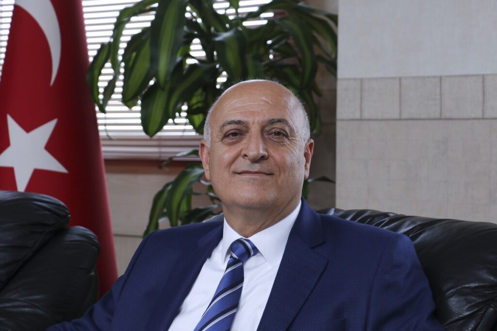 Başkandan uyarı: Siyaseti karıştırmayın