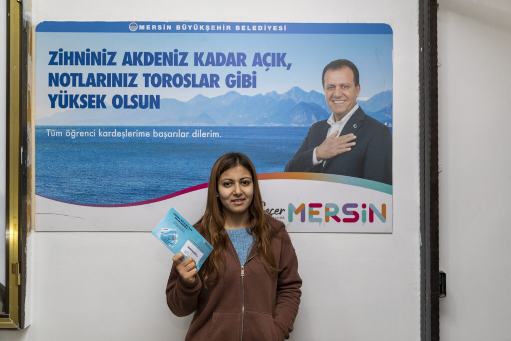 12 bin üniversiteliye eğitim desteği