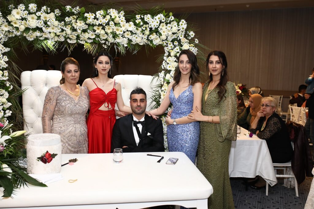 Mirhat ve Ukraynalı Lara mutluluğa ‘evet’ dediler