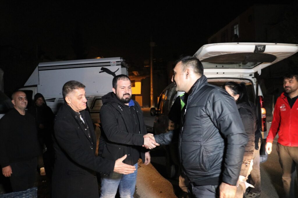 Vatandaşları yalnız bırakmadı