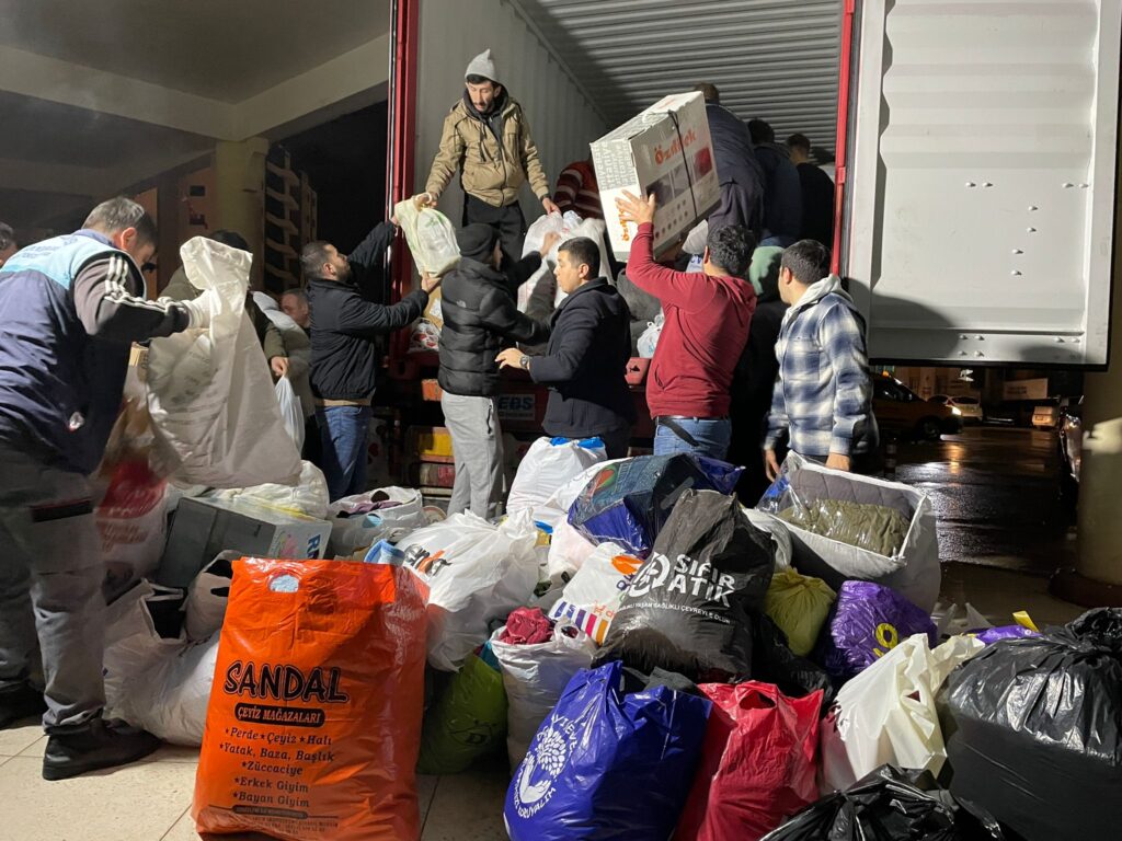 Toroslar üçüncü tırı gönderdi