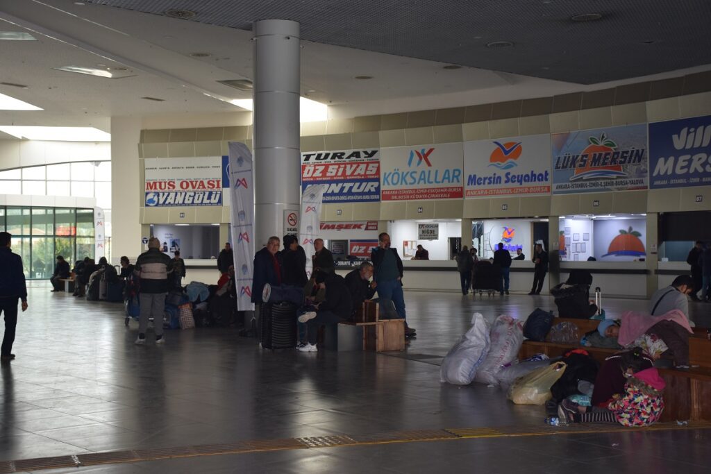 Mersin: Hem sığınak hem geçiş noktası