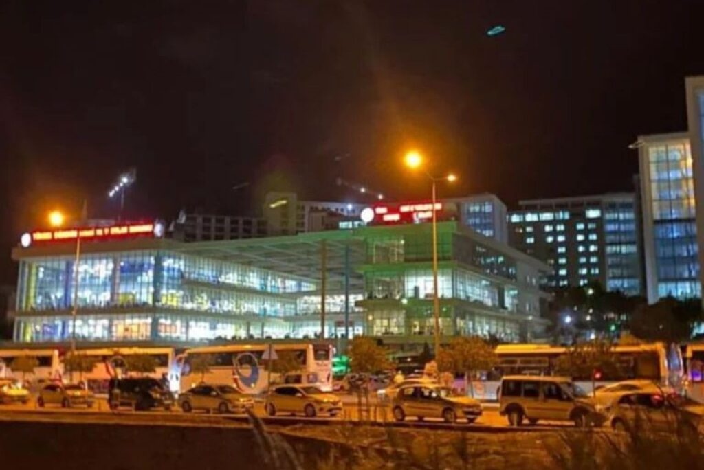 Mülteciler KYK yurdundan tahliye ediliyor