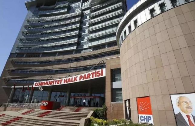 CHP’nin Mersin listesinde 2 vekil çizik yedi. 3. sıra Deva’ya verildi