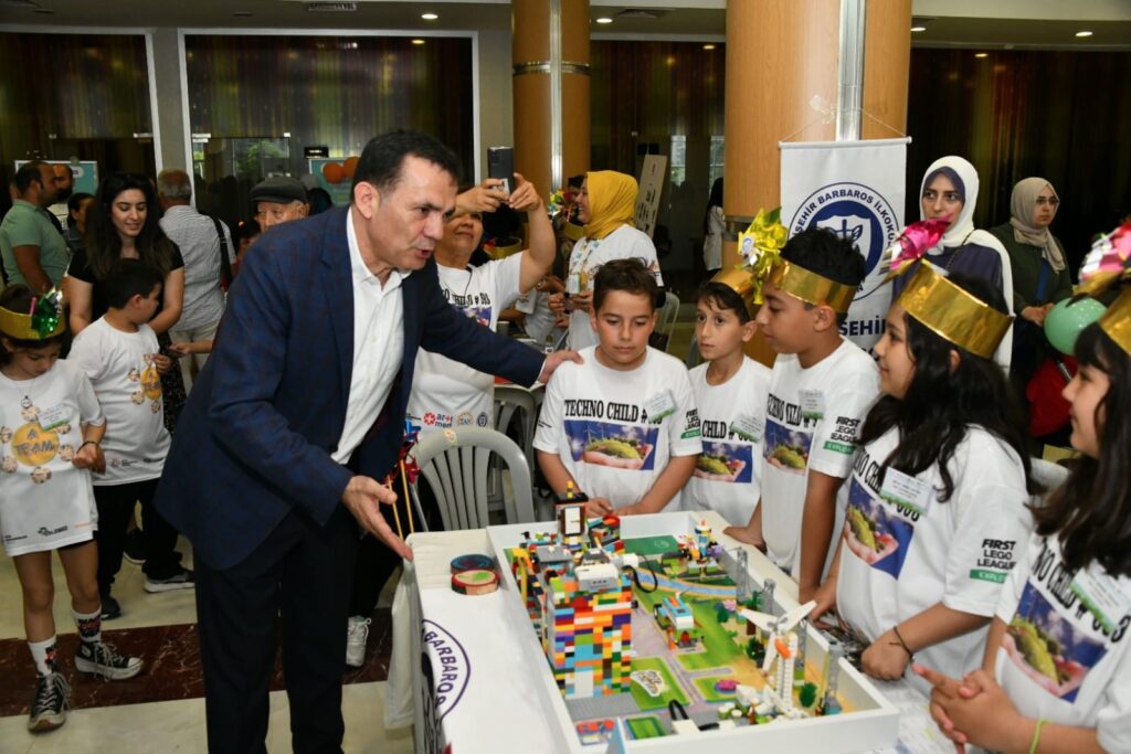 “Minik Bilim Kahramanları” hayran bıraktı