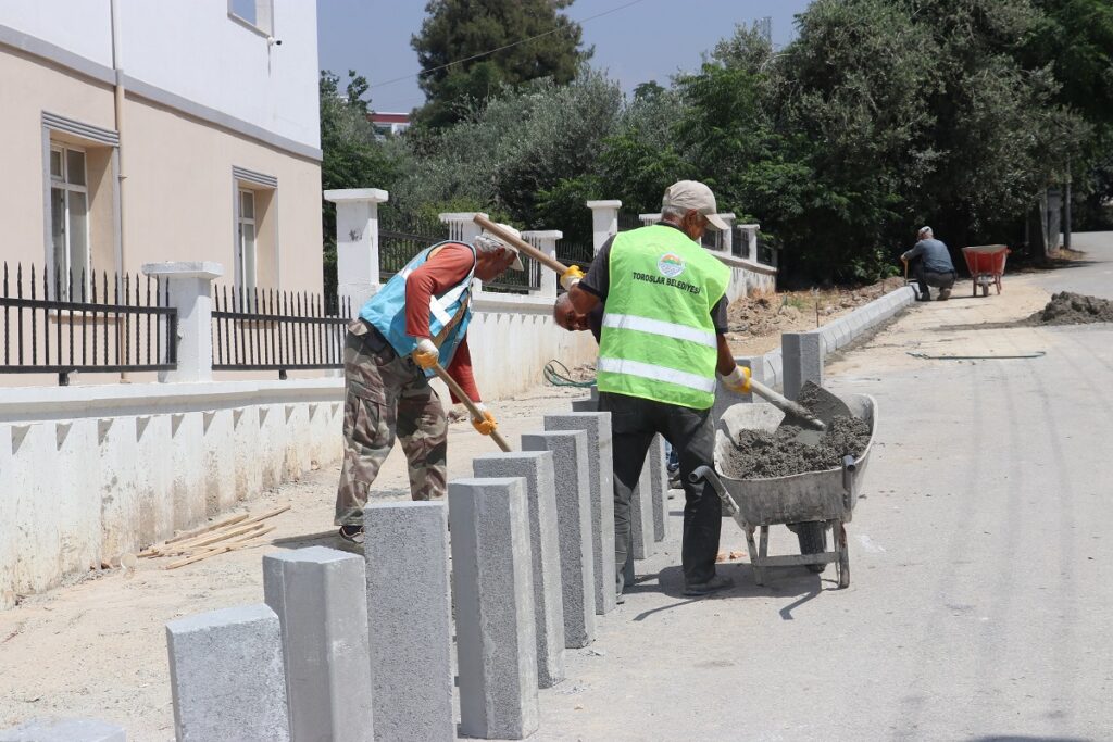 Toroslar’da yollar yenileniyor