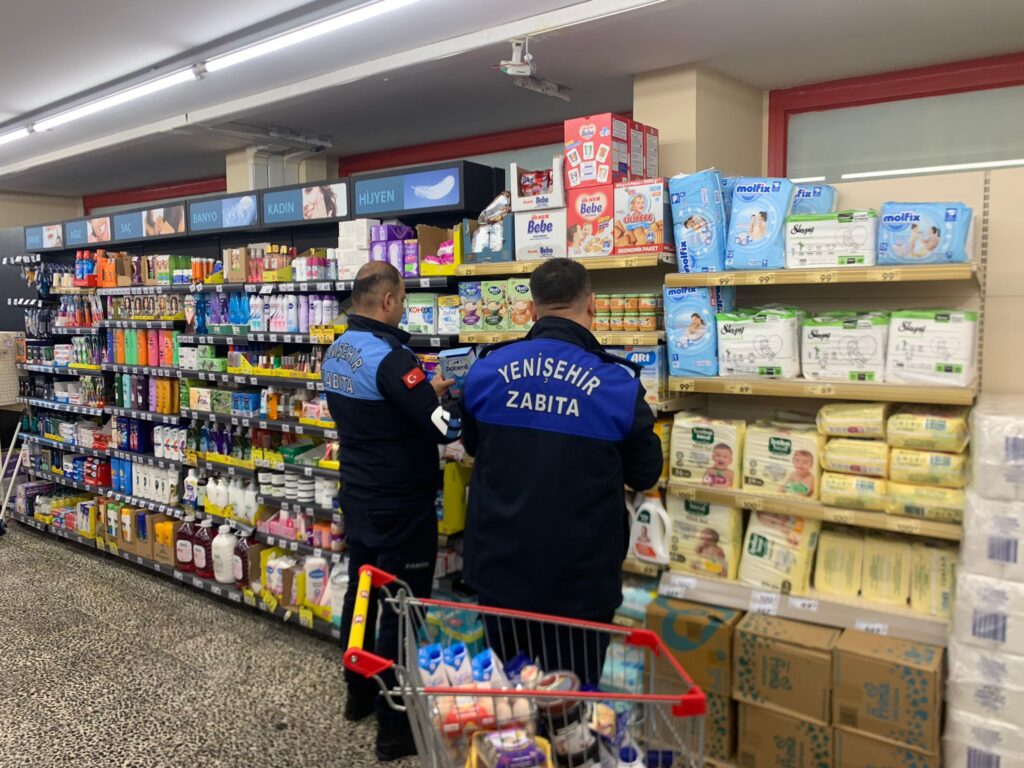 Yenişehir Belediyesi son kullanma tarihi geçmiş ürünler tespit etti