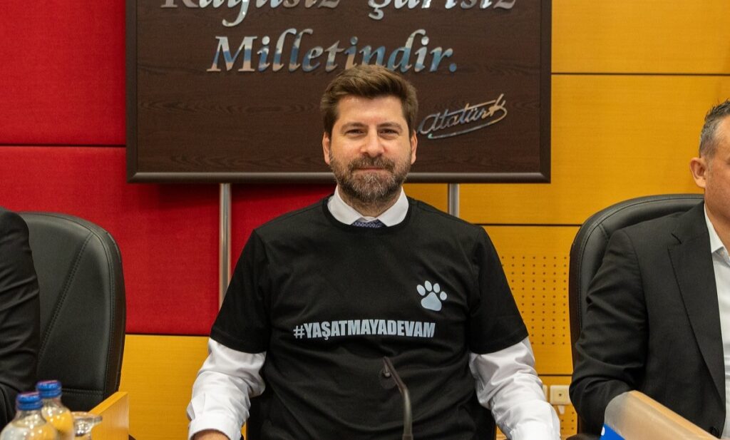 Katliam yasasına tişörtlü tepki