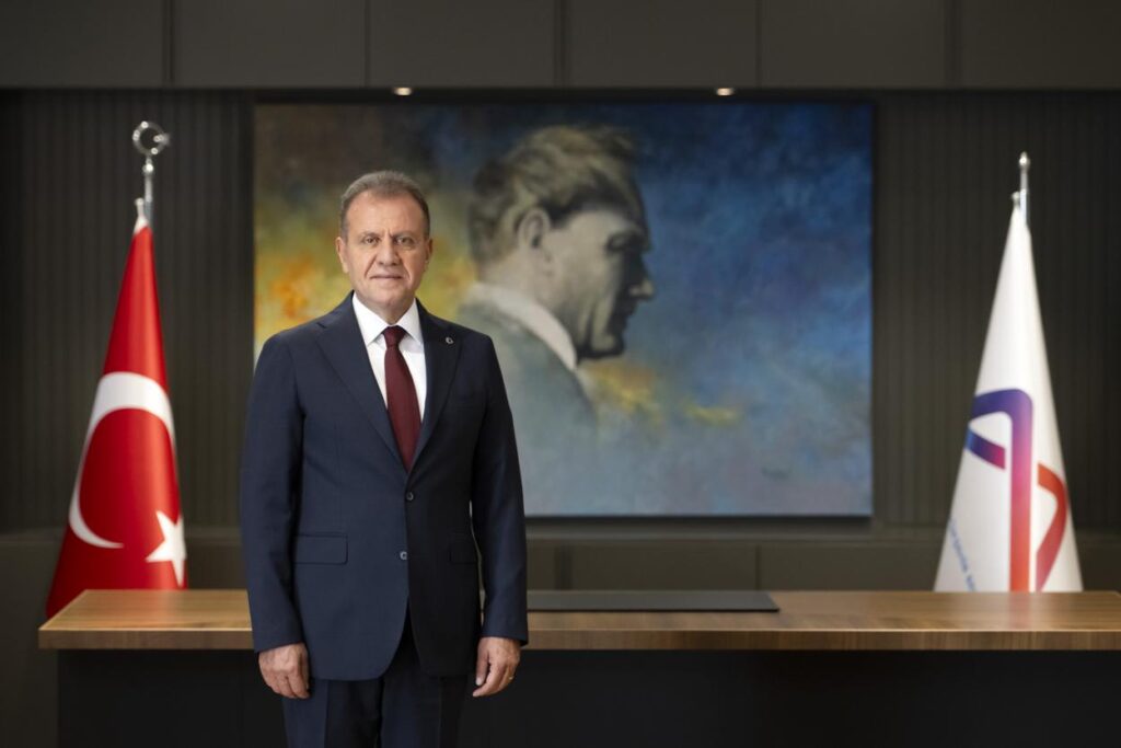 Vahap Seçer: Gündemimiz hayat pahalılığı