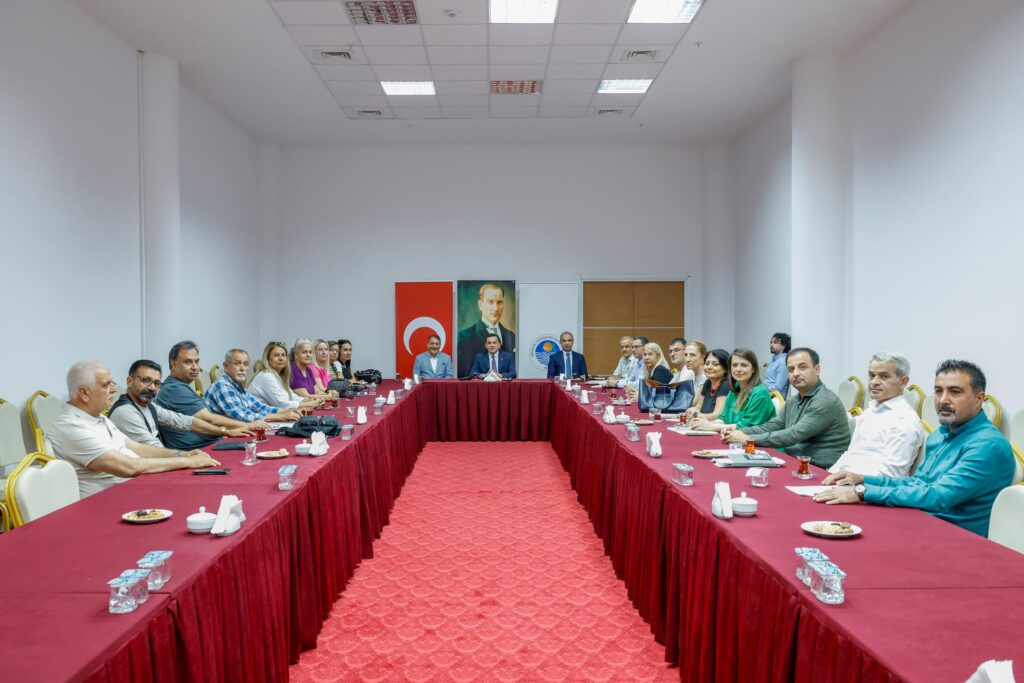 Başkan Özyiğit, muhtarla buluştu