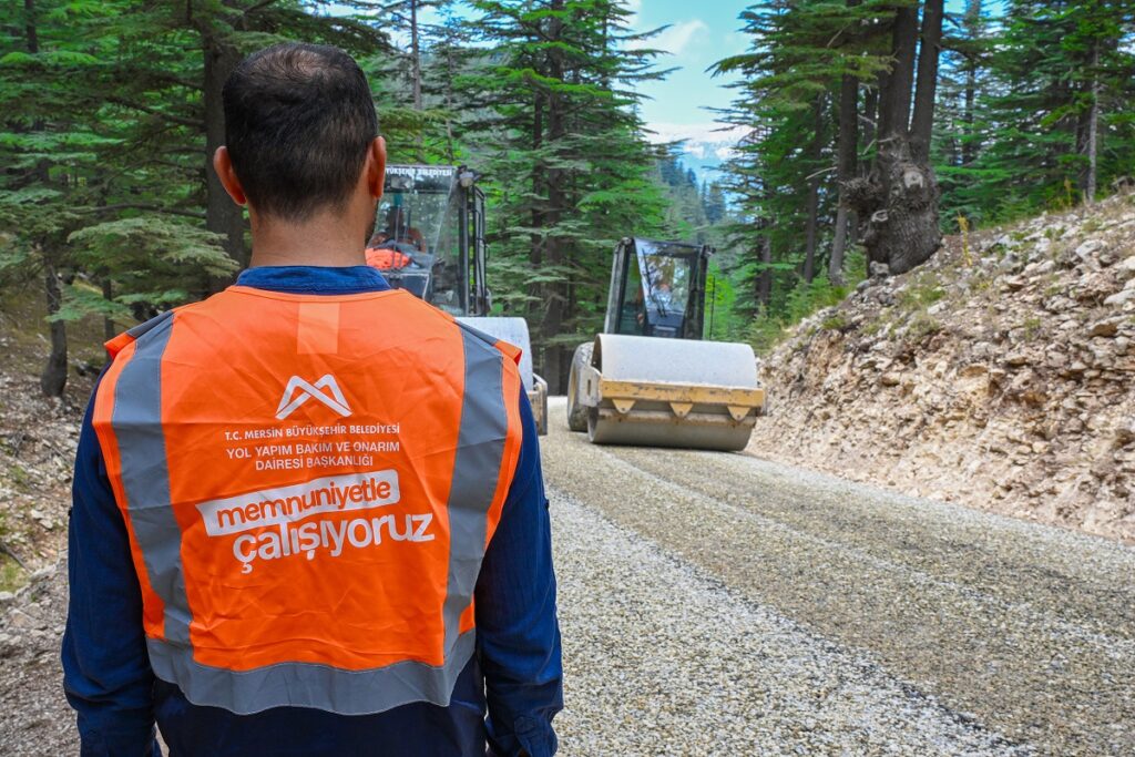 Toroslar ve Mezitli’yi birbirine bağlayan yol yenilendi, mesafe kısaldı