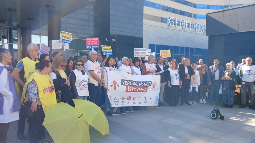 Giderek yoksullaşıyoruz!