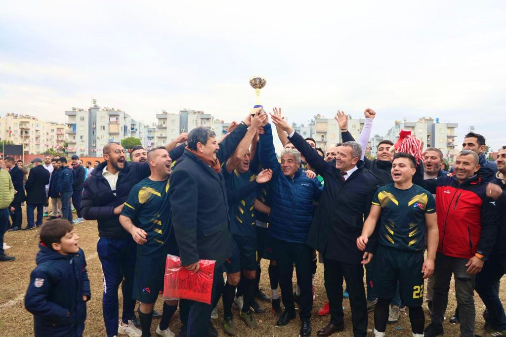 Toroslar Kurtuluş Kupasında şampiyon MESKİ