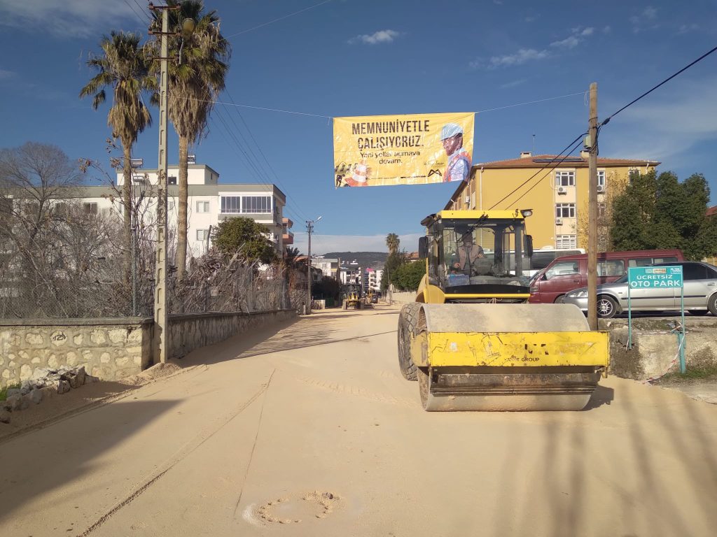 Silifke’de müteahhit işi durdurdu, Vahap Seçer krize el attı